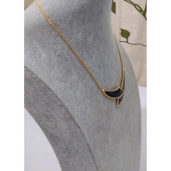 Vintage Monet Enamel Gold Tone Necklace Navy Signed Statement Estate - Picture 2 of 6